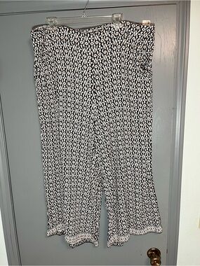Black & White Printed Wide-Leg pants size 1X Max Studio London